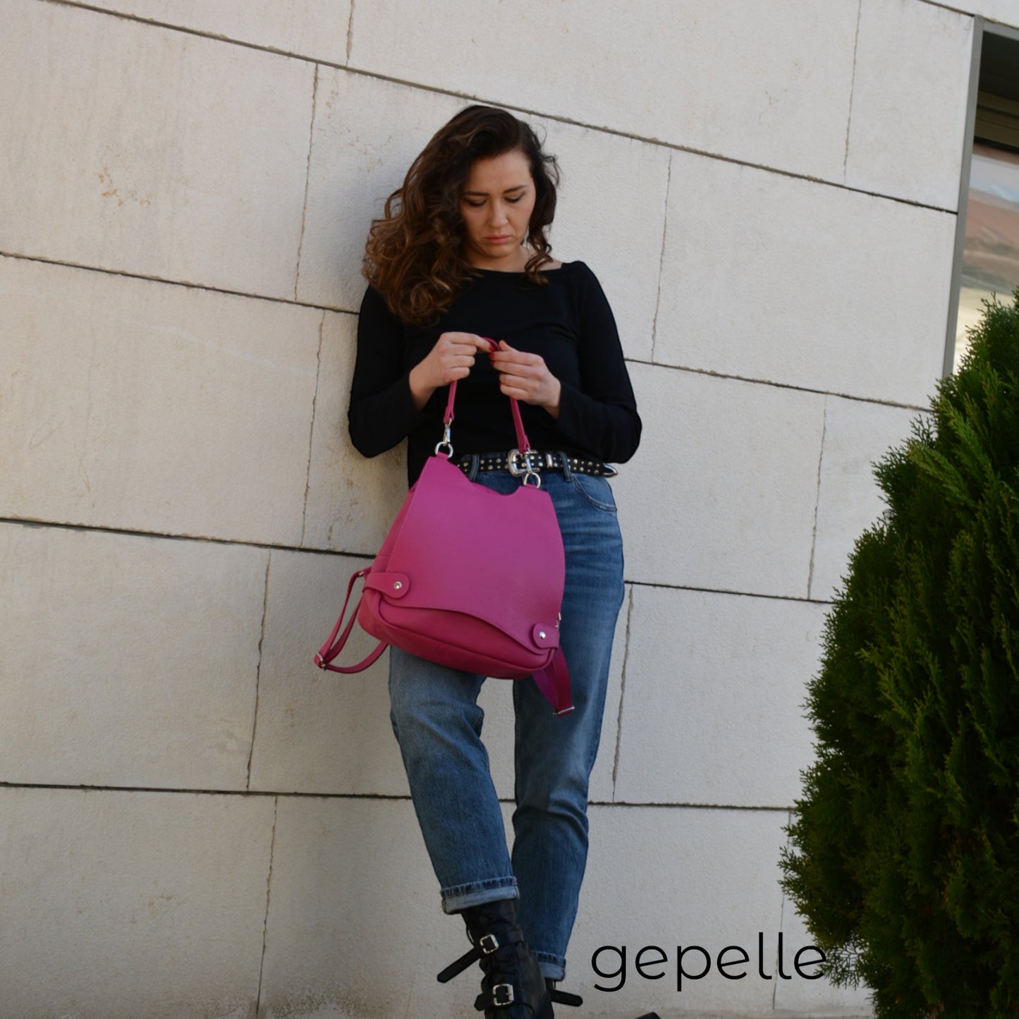 Geanta / rucsac roz/fuchsia din piele naturala Petra